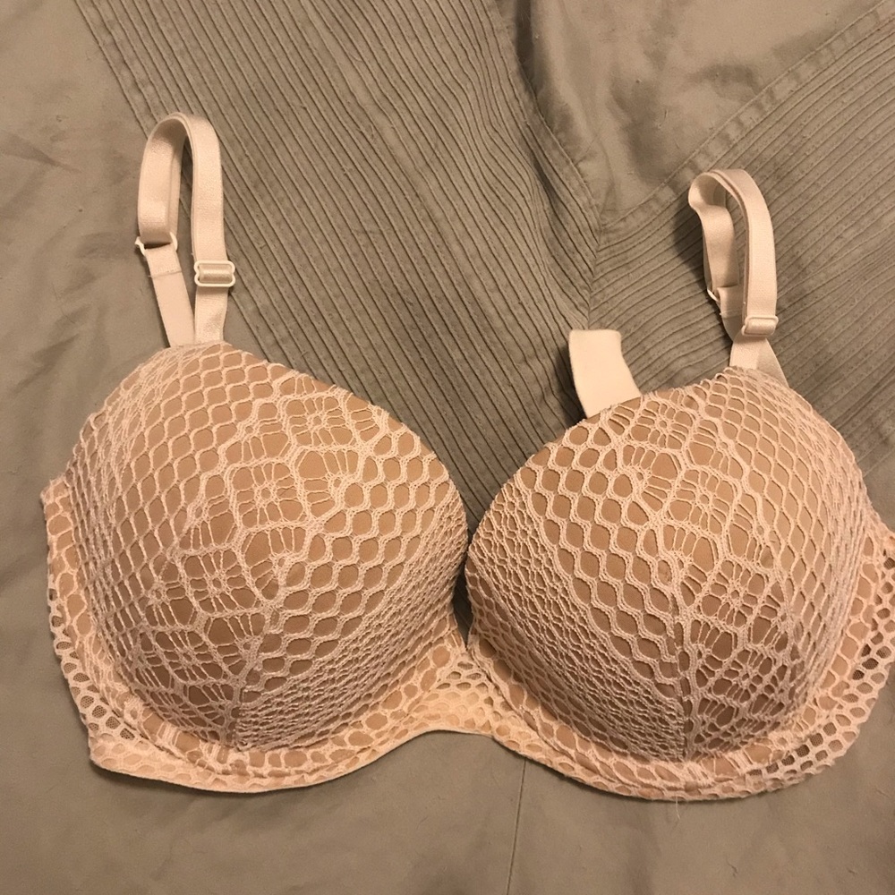 Victoria’s secret 34 DD bra